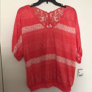 Beautiful top for work or a night out.